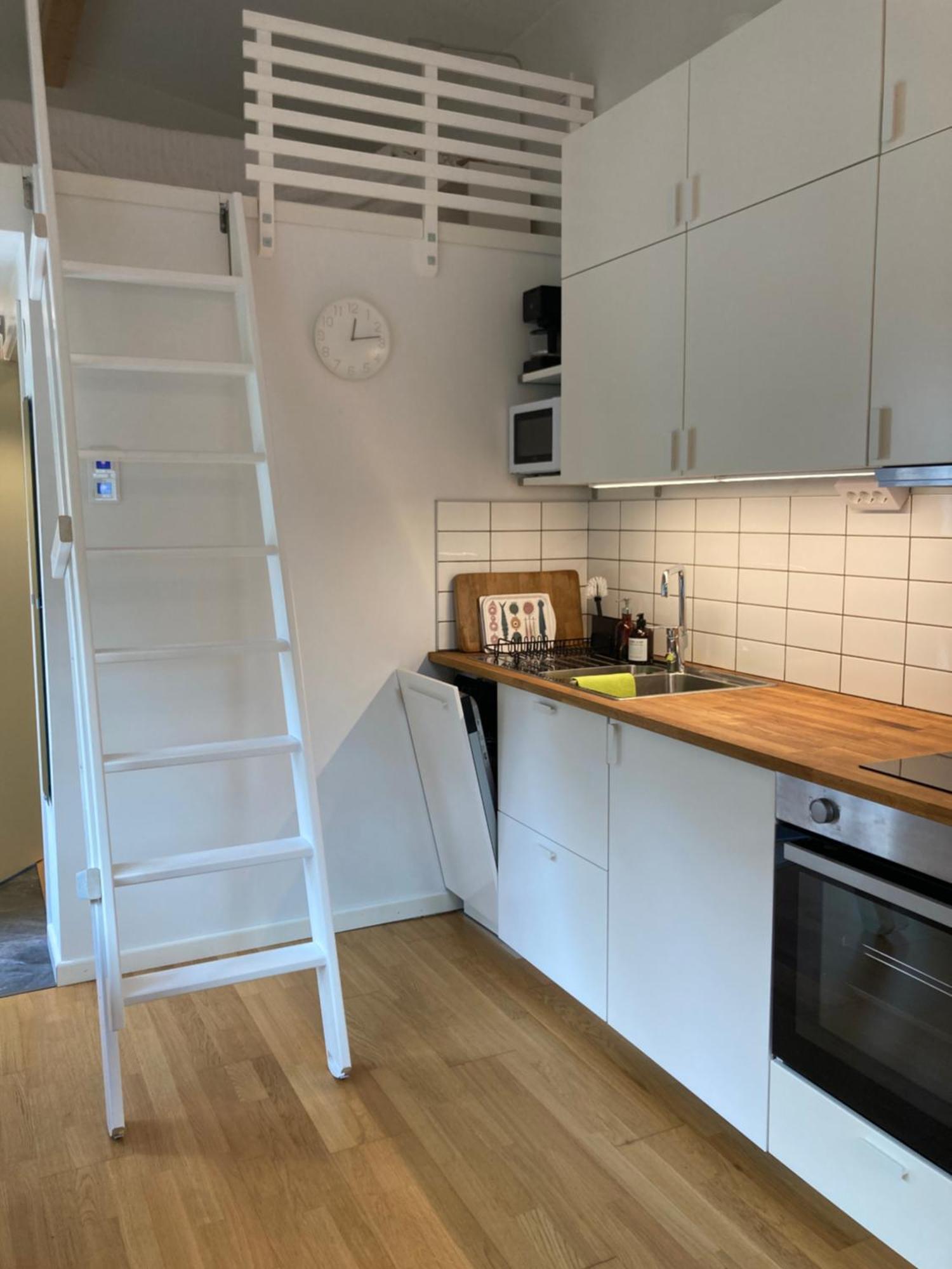 Tiny Grey House With Loft, 15 Min From City Center Göteborg Exteriör bild